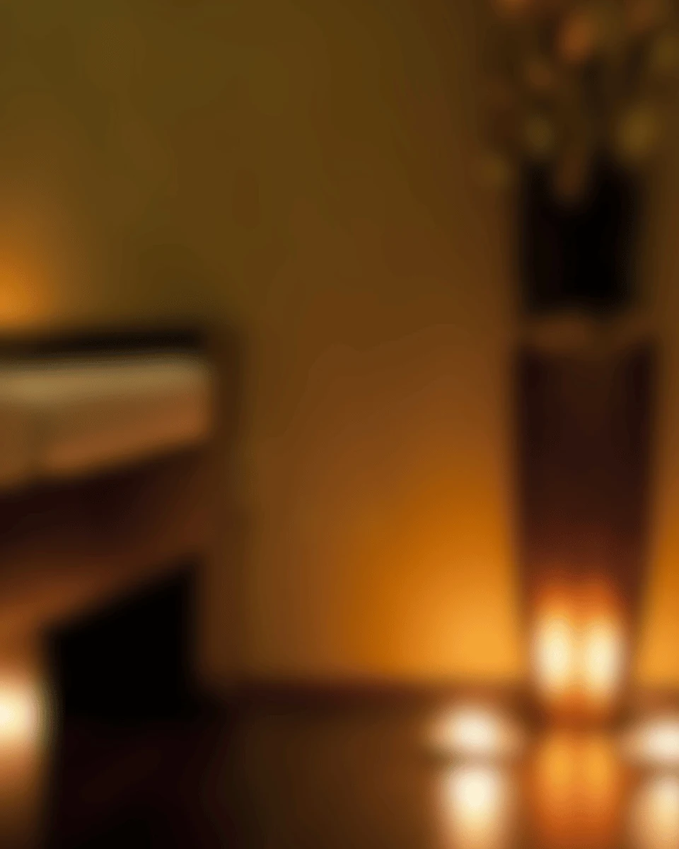 大阪なんばの隠れ家リラクゼーションサロン KAFUNE 外観｜ニューハーフセラピストによる癒やしの空間と間接照明